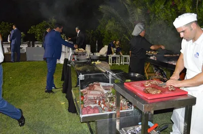 Imagen de Cocina en Directo con Brochetas, Mini Hamburguesas y Chistorras